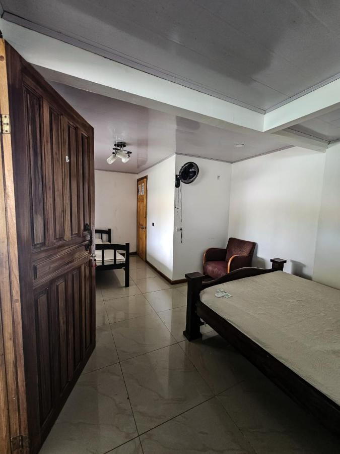Hotel Liah'S تورتوجويرو المظهر الخارجي الصورة